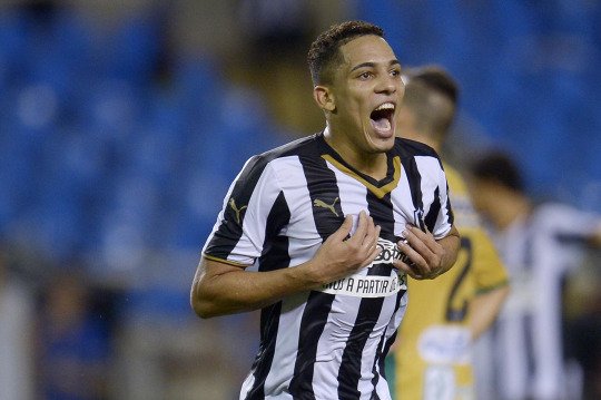 Gilberto comandou a goleada do Botafogo contra o Mogi