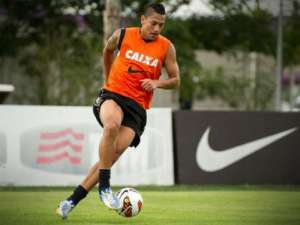 Tite quer que Ralf renove e continue no Corinthians