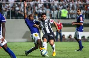 Atacante pé quente, Luan sente dores e vira preocupação em reapresentação do Atlético-MG