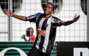 Joinville fica próximo de anunciar Douglas Silva e Marion