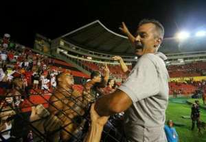 Ídolo é treinador, defesa segura e tempo de trabalho. Os segredos do Náutico na Série B!