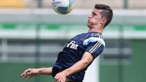 Atlético-PR encaminha acerto com zagueiro Nathan do Palmeiras