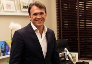 Com Doriva na berlinda, Vasco monitora Petkovic e Celso Roth