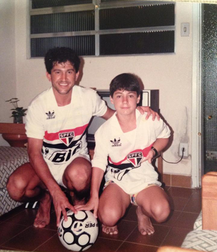 Osorio aparece em foto com camisa do São Paulo em 1987