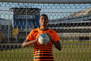 Douglas Baldini se torna uma boa opção para o gol do XV de Piracicaba