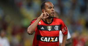 Palmeiras aguarda rescisão com Flamengo para anunciar Alecsandro