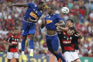 Após anunciar técnico, Palmeiras tenta a contratação do zagueiro Manoel, do Cruzeiro