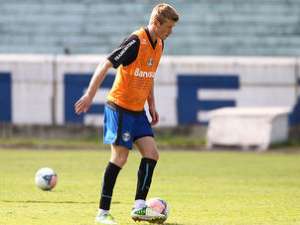 Série B: Vitória tenta contratação de Douglas Grolli, encostado no Cruzeiro