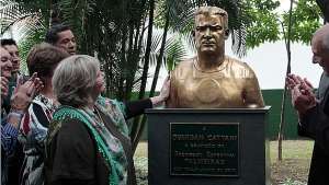 Palmeiras inaugura busto de Oberdan e tem oficializada rua Palestra Itália