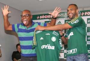 Alecsandro explica juras de amor ao Flamengo e promete muitos gols pelo Palmeiras