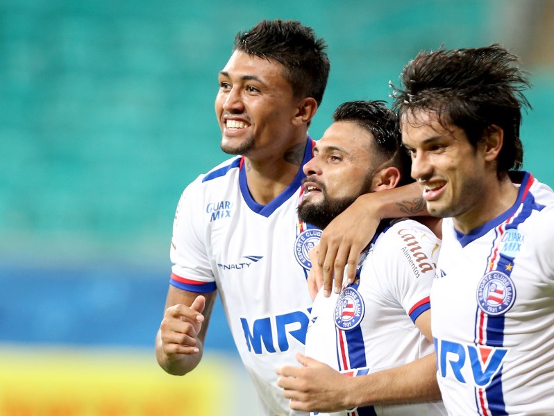 Kieza, Maxi Biancucchi e Tiago Real comemoram único gol do Bahia