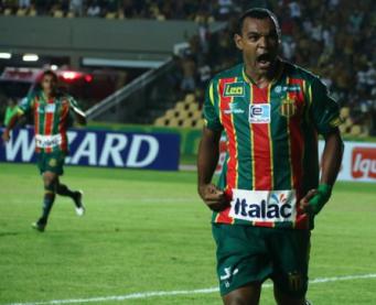 Diones marcou o gol da virada do Sampaio Corrêa em cima do Criciúma