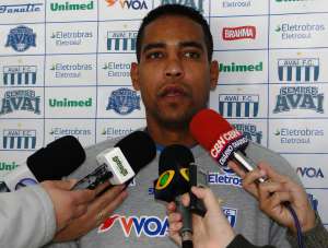 Cléber Santana, ex-meia de São Paulo e Santos, 