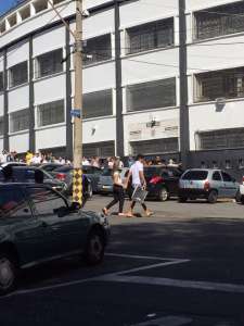 Torcida da Ponte Preta forma filas e promete casa cheia contra Goiás