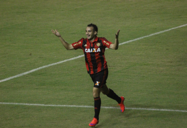 Maikon Leite desequilibrou e garantiu a vitória do Leão da Ilha do Retiro - Foto: Sport Recife Oficial