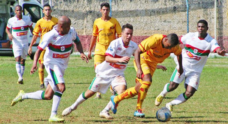 No Estádio Espanha, em Santos, Jabaquara e Portuguesa Santista fizeram um jogo truncado e igual. Foto: Alberto Ferreira.