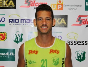 Série C: América-RN contrata Lucas Newinton, meia rodado no futebol paulista