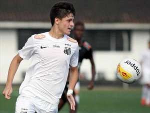 Joinville acerta com Lucas Crispim, ex-namorado da irmã de Neymar