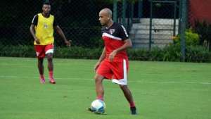 Exame não constata lesão e Carlinhos deve reforçar São Paulo contra o Avaí