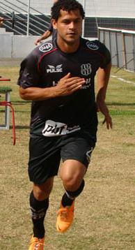 Elton fica na Ponte até dezembro