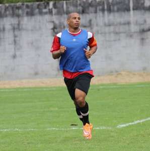 Rafael Costa é dispensado e “cornetado” pelo presidente do Joinville, Nereu Martinelli