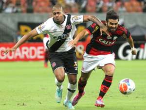 Em crise, Vasco negocia saída de Christiano para o futebol italiano