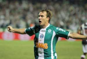 Tentando reforçar elenco, Coritiba quer repatriar Willian Farias, volante do Cruzeiro