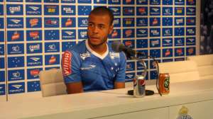 Com dores, Mayke vira preocupação no Cruzeiro para sábado