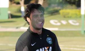 Confirmado, Kléber Gladiador é apresentado no Coritiba e pode estrear no clássico