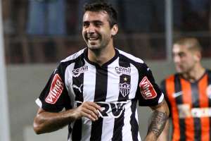 Com só um volante, Levir Culpi repete em treino escalação do Atlético-MG que empatou com o Santos