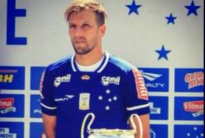 Cruzeiro confirma dispensa de volante Felipe Seymour, pouco utilizado