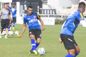 Recuperado de lesão, volante Serginho retorna ao time titular do Vasco