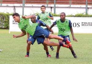 Série C: À espera de Leandro Euzébio, ex-Fluminense, Tupi pode perder Mailson para futebol asiático