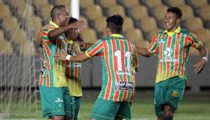 Artilheiro do Brasil, Robert troca Sampaio Corrêa pelo Vitória