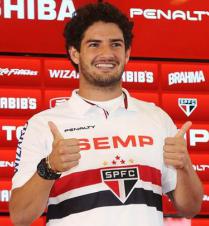 Pato vai acabar ficando fora de Corinthians e São Paulo