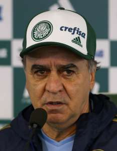 De olho em Barrios, Marcelo Oliveira manda o Palmeiras ao ataque