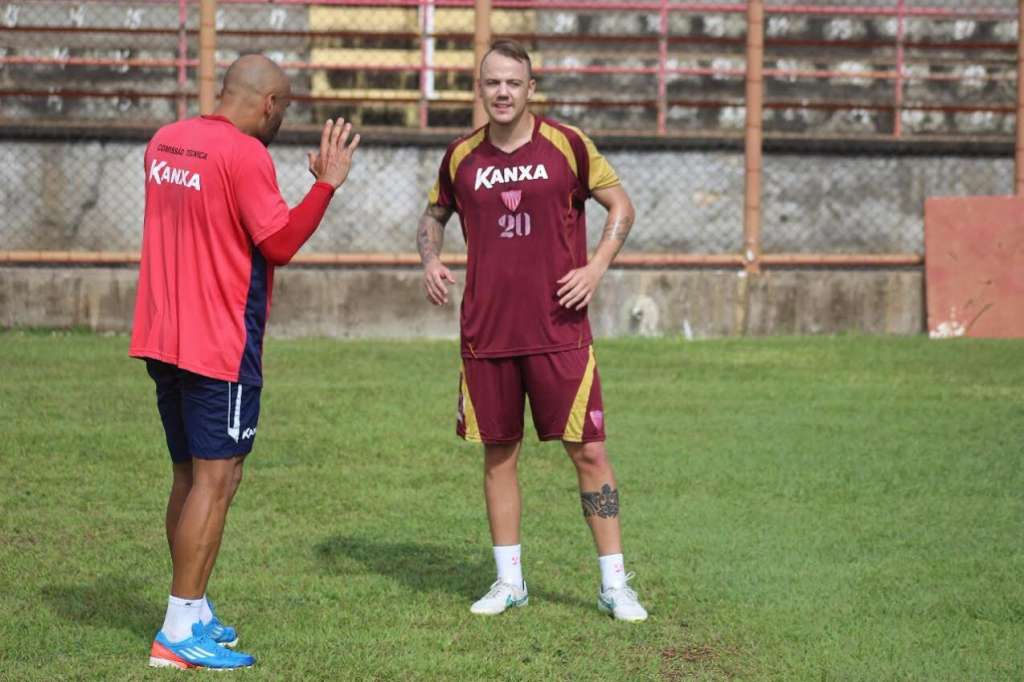 Geovane Loubo ficou mais famoso pela amizade com Neymar do que pelo futebol
