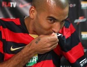 No Maracanã, Flamengo enfrenta o Atlético-MG e deve ter a reestreia de Emerson