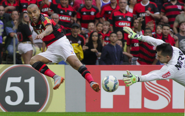 Emerson Sheik, ex-Corinthians, estreou no Flamengo, que espera Guerrero e promete outros reforços