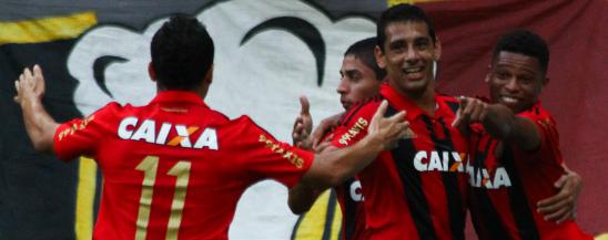 Sport comemora um dos gols contra o Vasco da Gama, penúltimo colocado
