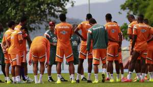 Fluminense dá duro no fim de semana de folga para acertar defesa contra a Ponte Preta