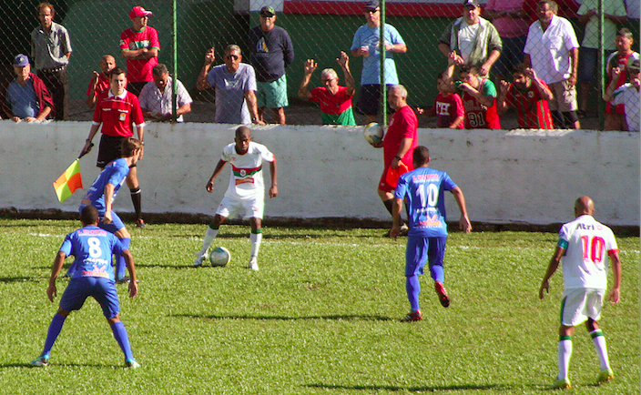 Diadema encurtou os espaços da Santista, que ficou sem opções ofensivas