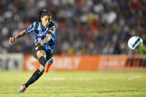 Desesperado, Vasco da Gama negocia com Ronaldinho Gaúcho