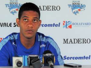 Série C: Recuperado após oito meses fora, Vinícius busca atuar 90 minutos pelo Londrina