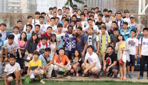Fãs chineses prestam homenagem a Andrezinho e se despedem com emoção e presentes