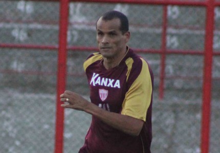Rivaldo voltará a vestir a camisa 10 do Mogi Mirim