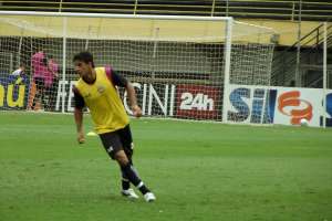 Série B: Santa Cruz contrata Moradei, ex-volante do Corinthians e Bruno Moraes, ex-atacante da Portuguesa