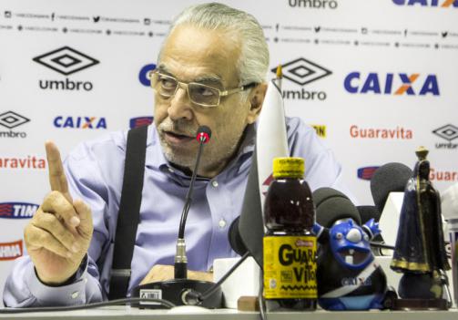 Eurico Miranda disse que não tratou diretamente com Leo Moura