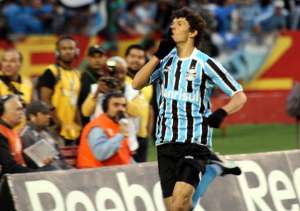 Série B: Atlético-GO acerta com Geraldo, ex-Red Bull Brasil e Coritiba; Júnior Viçosa, ex-Grêmio e Goiás, está próximo