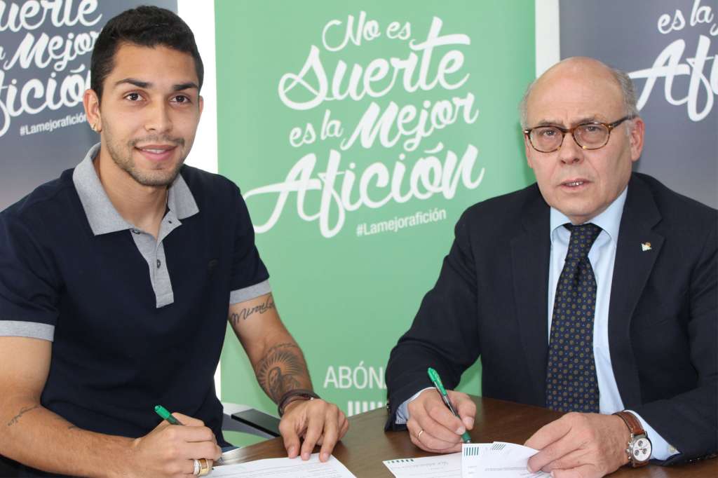 Petros assina contrato com dirigente do Bétis